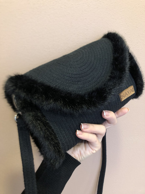 Crossbody s kožešinou
