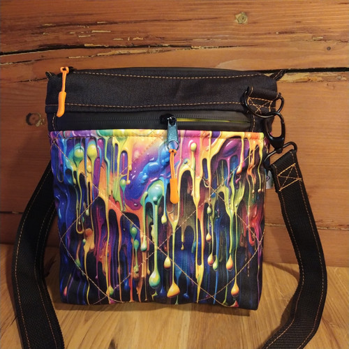Crossbody Taštička Tekoucí Barvy