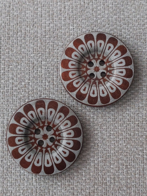 Velký dřevěný květinový knoflík