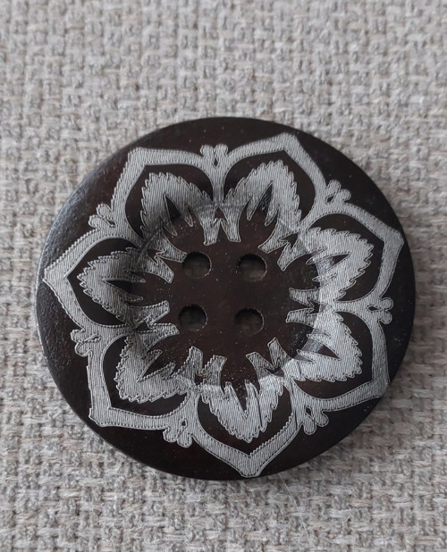 Dřevěný knoflík velký květ 6cm