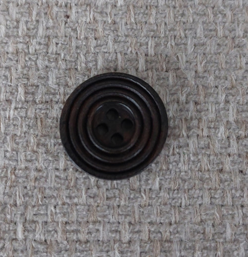 Dřevěný knoflík hnědý s drážkami 2cm