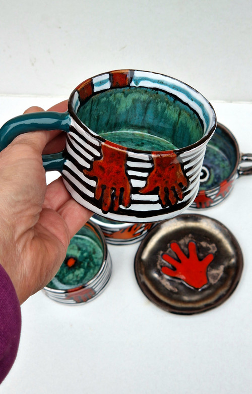 Red Hand — foto 1