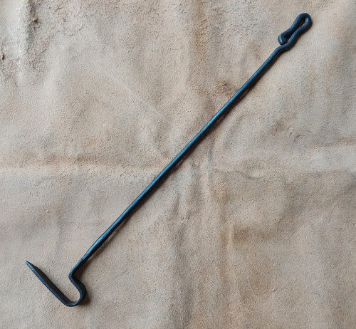 Kovaný pohrabáč 51 cm