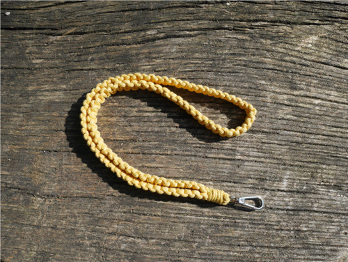 Macrame klíčenka