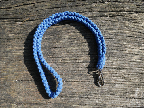 Macrame klíčenka