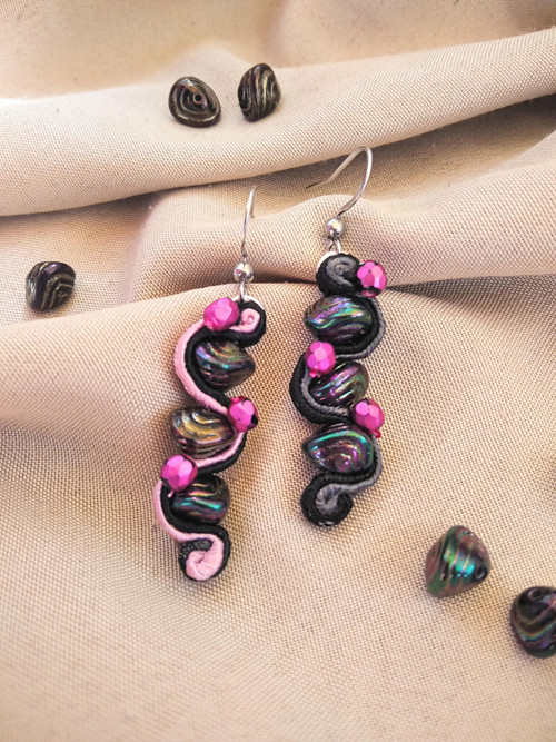 Soutache náušnice: Holčičí vesmír