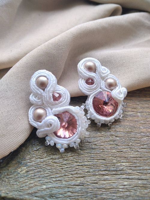 Svatební náušnice s růžovými kamínky Swarovski