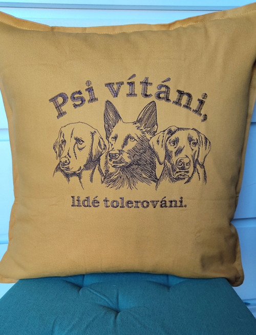 Vyšívaný povlak na polštář 50x50 cm - psí motiv