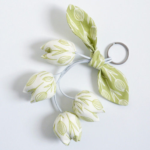 Přívěsek - tulipány bílozelené. — foto 1