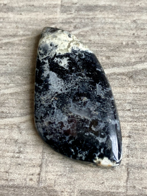 OCEÁNSKÝ JASPIS -šperk. kabošon, Madagaskar