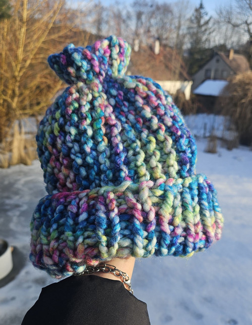 Huňatá a hřejivá pletená čepice