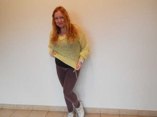 Pletená dámská halenka s rukávem - vel. 42 ??