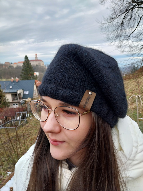 Pletený baret