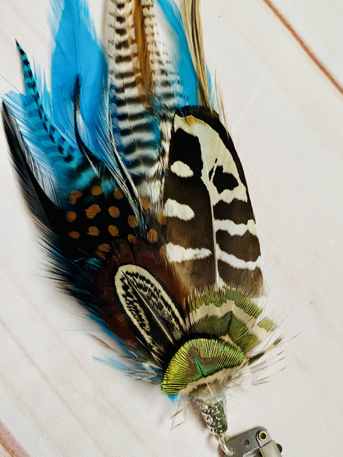 Peříčkový hair clip