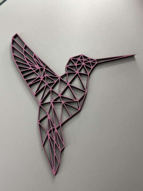 Dřevěný geometrický obraz KOLIBŘÍK