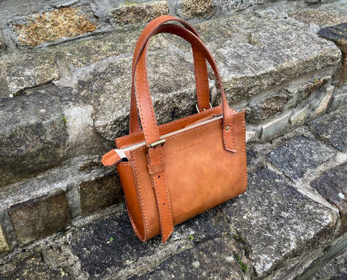 MANDI Kožená elegantní ručně šitá kabelka