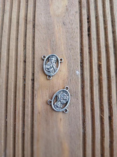 Madonka oválná 20 x 16 mm