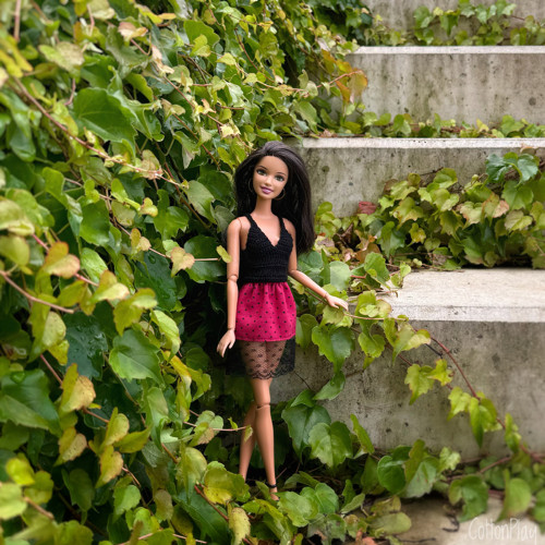 Barbie - černý háčkovaný top — foto 1