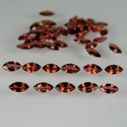 Broušené Mosambické Granáty, cca.4x2 mm, 1. kus