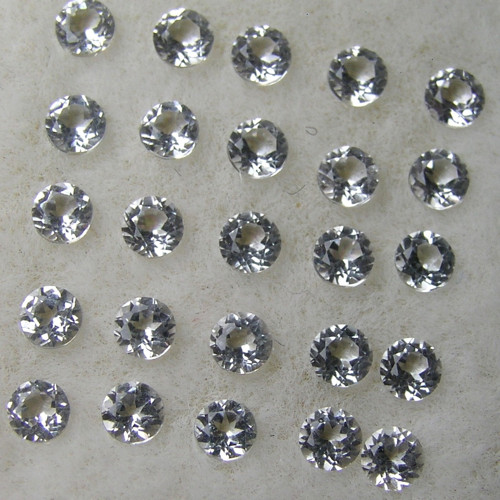 Přírodní čiré Topazy, Afrika, 2,3x2,3 mm, 1. kus