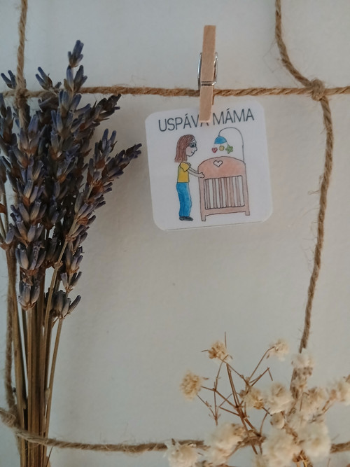 Uspává máma