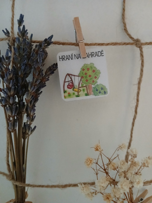 Hraní na zahradě