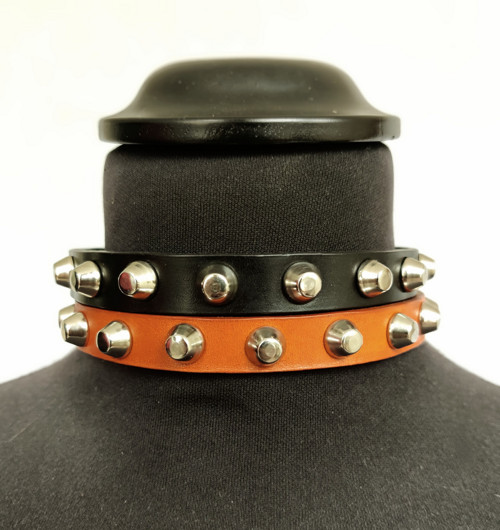 Kožený Choker s kovovými kužely