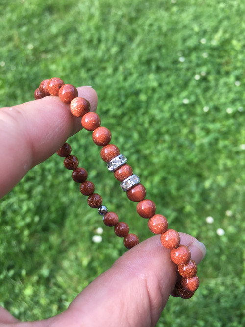 Náramek syntetický sluneční kámen 6mm