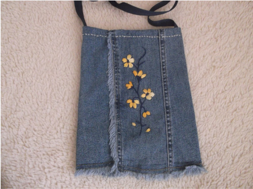 Džínová vyšívaná crossbody kabelinka