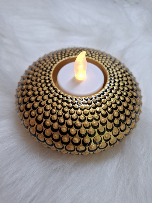 Svícen na čajovou svíčku, mandala