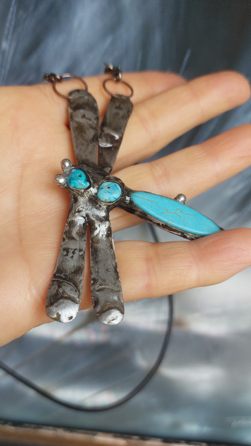 Cínovaný náhrdelník, Dragonfly