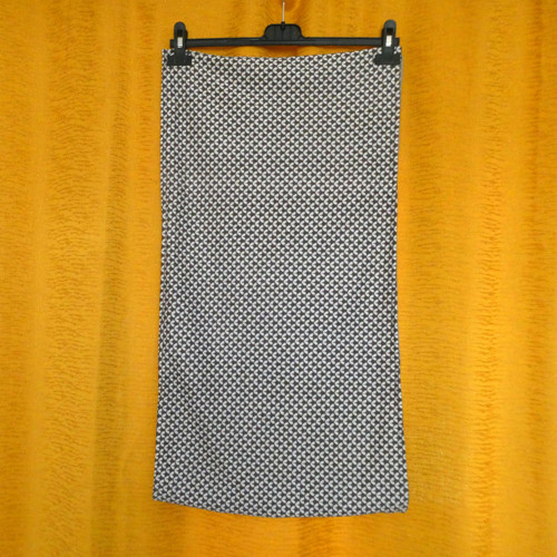 Nákrčník š. 37 cm x d. 142 cm, šitý z úpletu