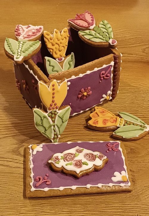 Perníková skříňka s tulipány - dekorace