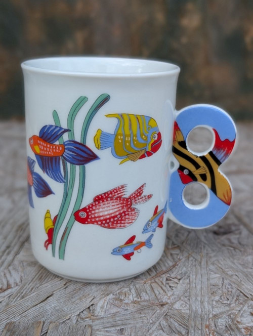 Porcelánový hrnek, ucho tvar číslo 8, zn. Dubí.