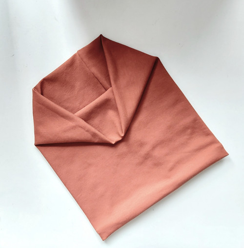 Oranžový nákrčník — foto 1
