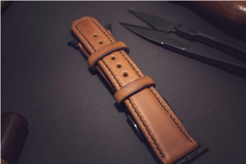 Kožený pásek na Apple watch
