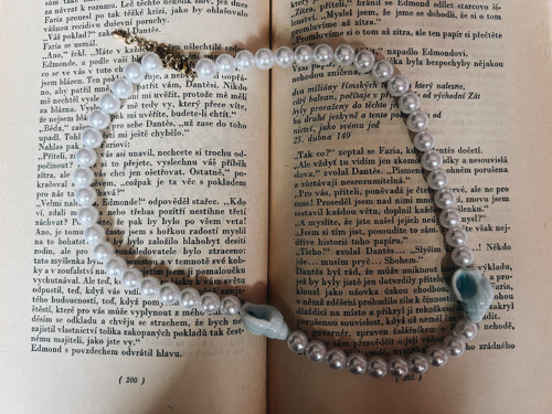 Mušličky - perlový choker náhrdelník
