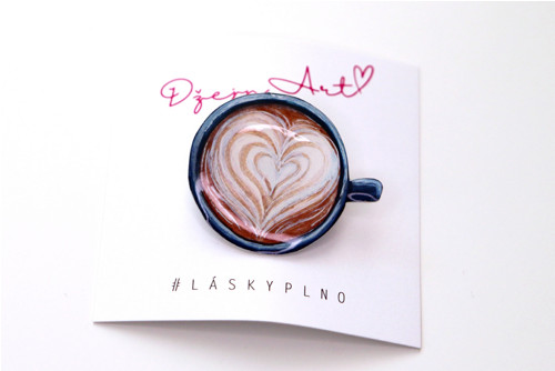 Latté art - designová brož