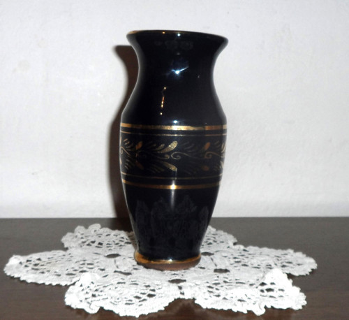 Porcelánová dekorační VÁZA zlacená