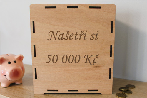 Dřevěná pokladnička -Spořicí výzva 50 000 Kč