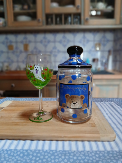 Dóza a sklenka — foto 1