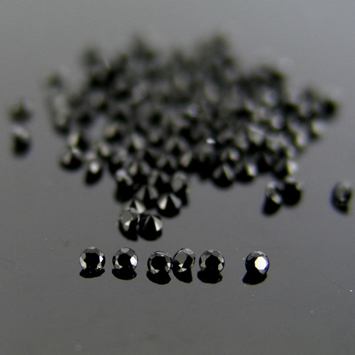 Broušené černé Spinely, 1,2x1,2 mm, 1.kus.