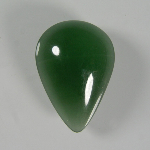 Sytě zelený Serpentin, 7,95 ct., 17,9x12,7x5,9 mm