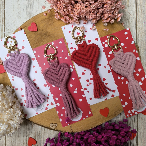 Macramé Klíčenka srdíčko Valentýn