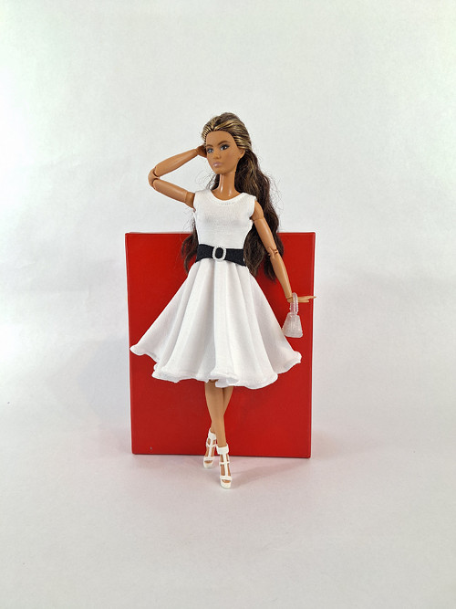 Elegantní letní šaty pro panenku Barbie č-3