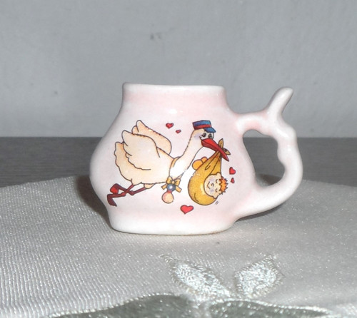 Růžový porcelán, lázeňské PÍTKO, čáp dítě