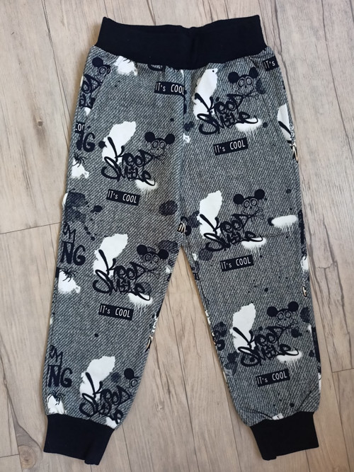 Tepláky s Mickey mousem