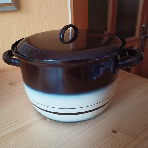 Smaltovaný hrnec se dvěma linkami průměr 20 cm