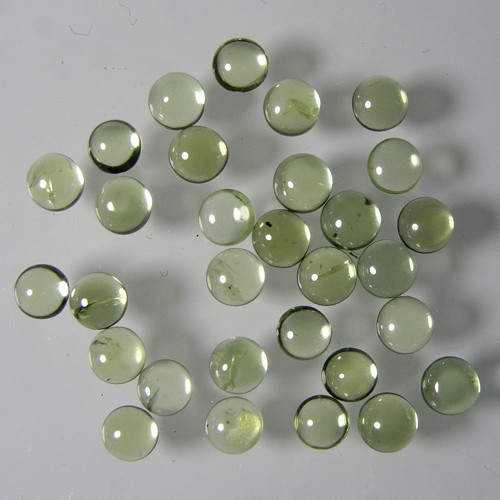 Kulaté kabošony Olivínu, 2,9-3,0 mm, 1. kus