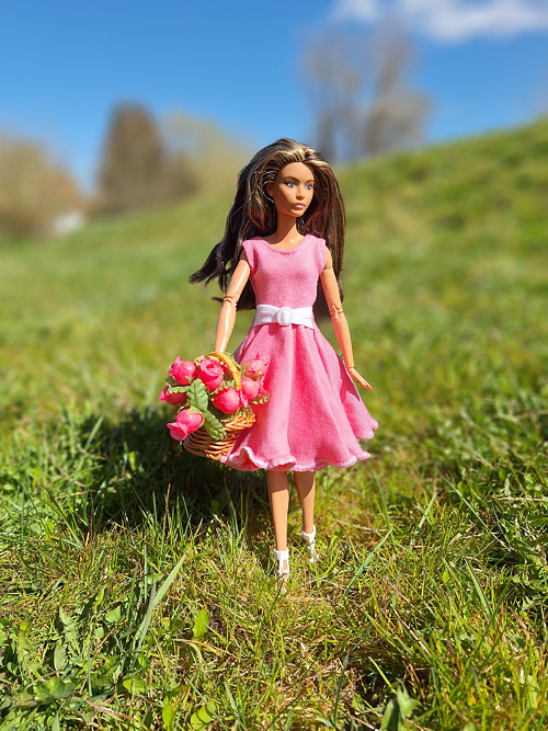 Elegantní letní šaty pro panenku Barbie č-4